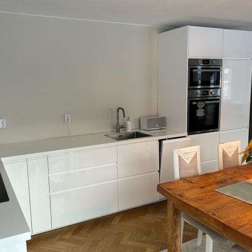 Färdigt kök efter en köksrenovering utförd av Johansson Bygg & Entreprenad